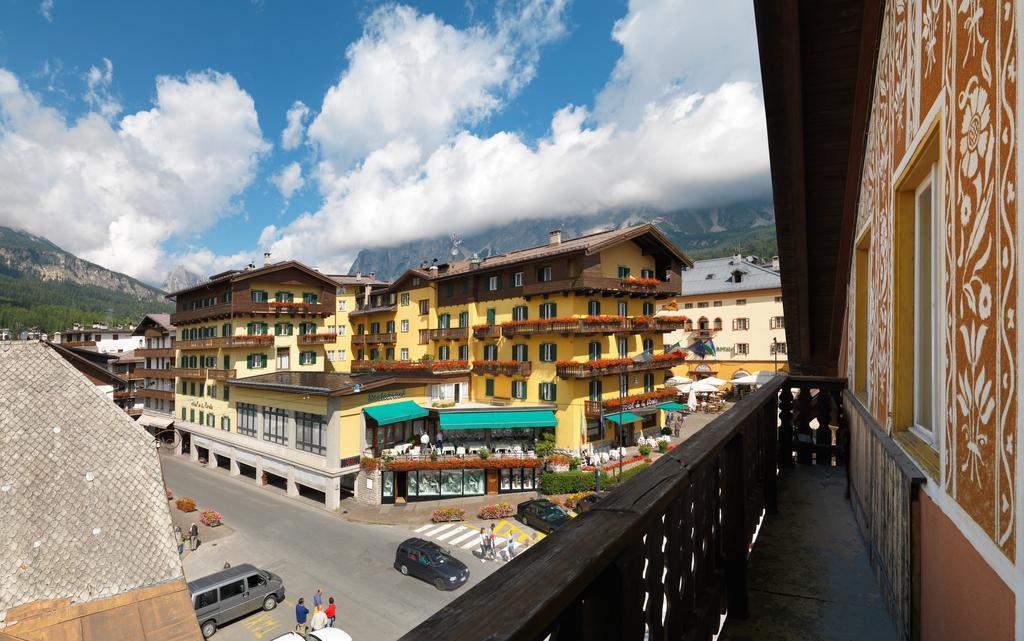 Hotel De La Poste Cortina dʼAmpezzo Exterior foto